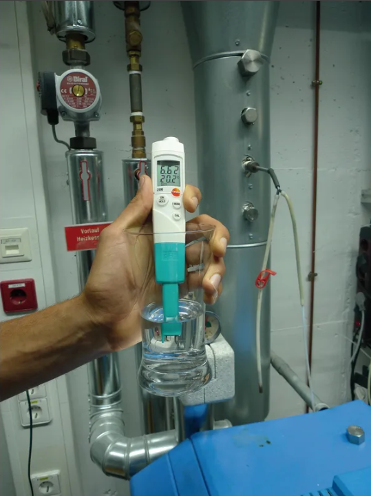 testo 206-pH1 - instrument de măsurare a pH-ului/temperaturii pentru lichide